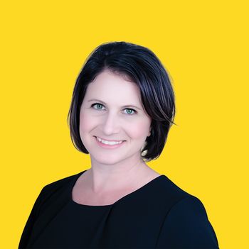 Portrait of Kara Hubner, Broker/Agent